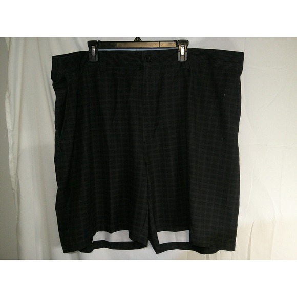 Reebok‎ Golf Shorts Mens Size 50 Black/Gray Plaid Flat Front Activewear Athletic - Picture 1 of 3